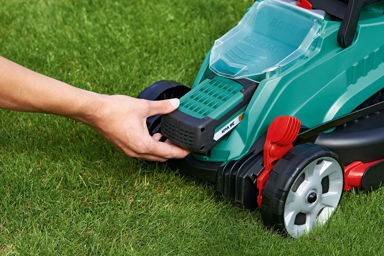 Bosch cordless lawnmower on sale rotak 32 li