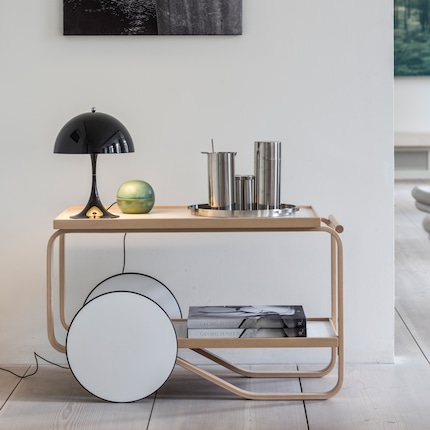 « Panthella » diffuse une lumière agréable pour une ambiance plaisante. Photo : Louis Poulsen