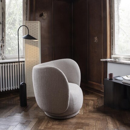 Vous pouvez ajuster l'abat-jour mobile en fonction de vos besoins. Photo : Ferm Living
