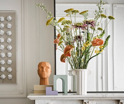 Jugs support the design of groups. Image: Hübsch