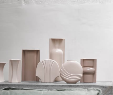 Placed in a row, vases create a new image. Image: HK Living