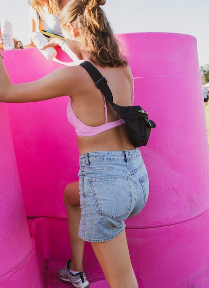 Uno scalino e sei al pissoir. Immagine: Olivia Rohde, LaPee