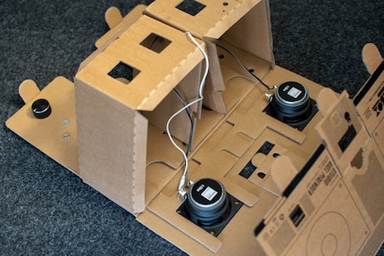Berlin Boombox : pour le moment, aucun son ne sort du carton.