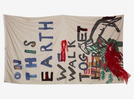 «Walk together» di Susan Cianciolo. Immagine via Yola Día