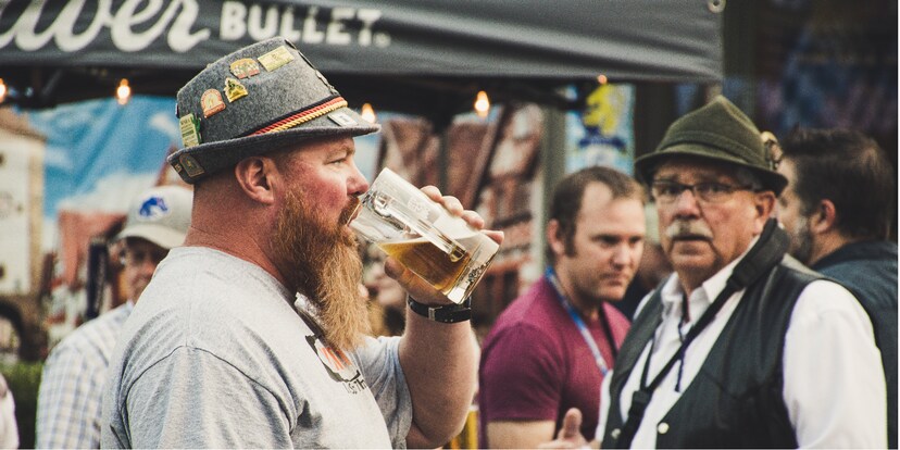 Oktoberfest? Ich betrink mich lieber alleine auf dem Sofa