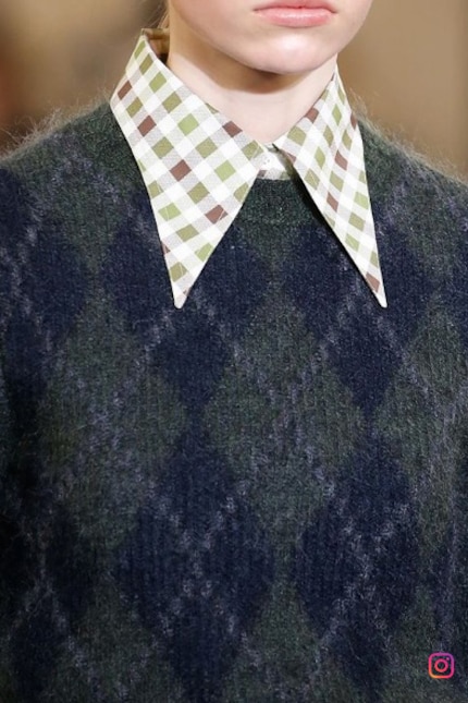 ...oder als kuscheliger Wollpullover. Bild: @victoriabeckham