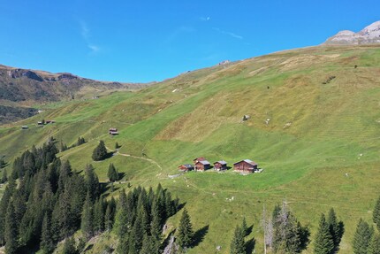 Bei Tageslicht: Links geht's runter zum «Heli 1», rechts zum «Töbeli».