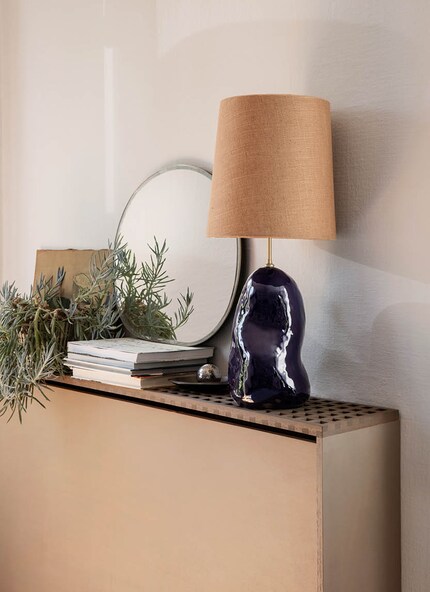 Inspiriert von fliessendem Wasser: der Spiegel «Pond». Bild: Ferm Living