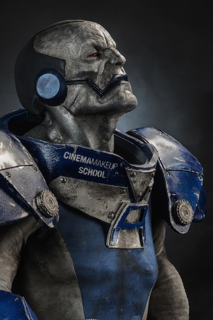 Apocalypse inspiré de la bande dessinée X-Men réalisé pour le San Diego ComicCon par la Cinema Makeup School. Sculpture: Lee Joyner. Accessoires et costume: CMS Walter Welsh et Kelton Ching. Modèle: Mick Ignis