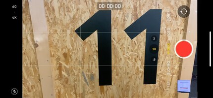 Nella fotocamera si possono adattare il frame rate e la risoluzione in alto a sinistra.