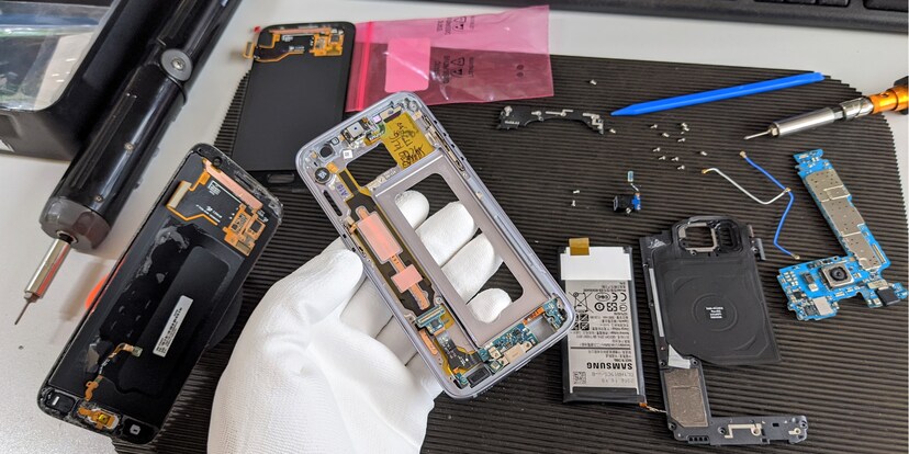 Ich habe versucht, ein Smartphone zu reparieren, damit du es nicht brauchst