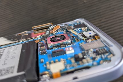 Les connecteurs doivent être desserrés.