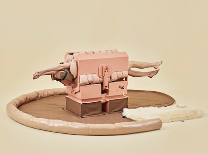 Der Compression Carpet wurde erstmals auf der Ausstellung «Festival of Impossible» 2019 in San Francisco vorgestellt.