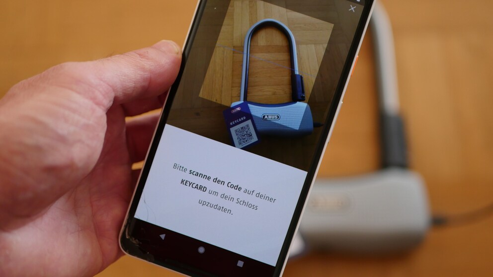 Über die Keycard registrierst du das Schloss in der App.