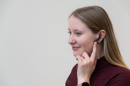Puoi attivare il Noise Cancelling dall’auricolare
