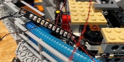 Small, medium and large – there are tangled cables everywhere.