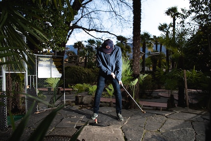 C'est comme ça qu'on joue au minigolf ?