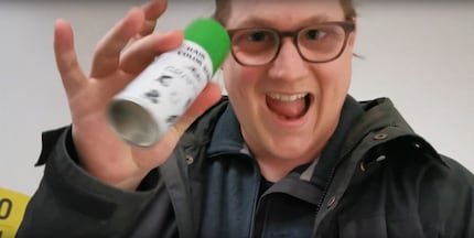 Zum Glück den richtigen Haarspray gefunden.