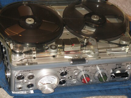 Die Nagra IV-S mit der Mike viele seiner Effekte aufgenommen hat.