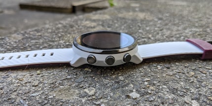 Il Suunto 7 è grande, ma non troppo.
