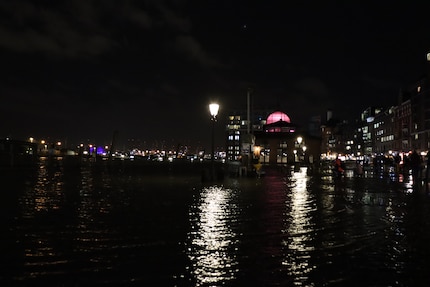 EOS 90D
