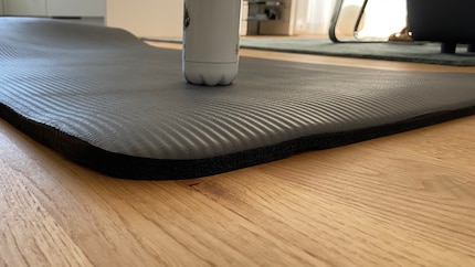 Die Masse dieses Modells sind: Breite: 60 cm, Länge: 180 cm, Gewicht: 1.5 kg