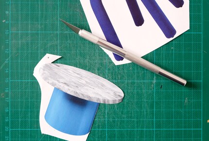 Cutter et scalpel permettent de découper avec précision.