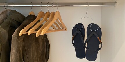 Metal coat hangers are easy to turn into flip-flop hangers.