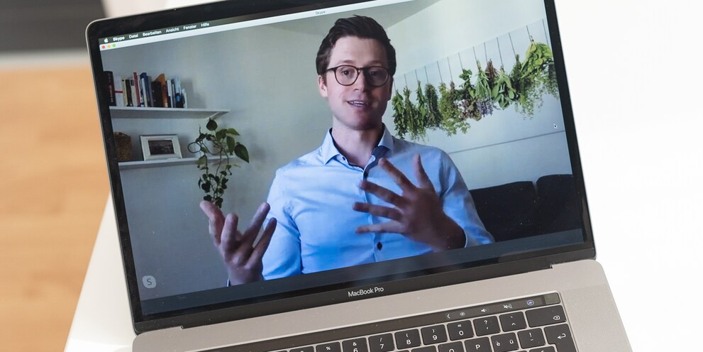 Roman Bolli spiega su Skype cosa fa South Pole.
