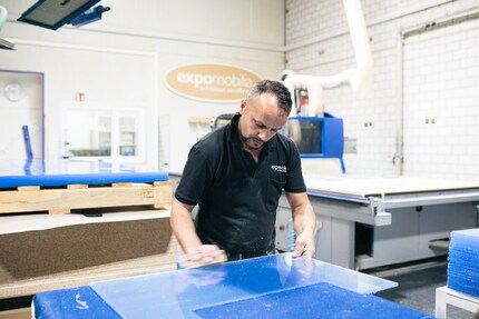 The CNC milling machine cuts on a piecework basis, the edges are broken by hand.