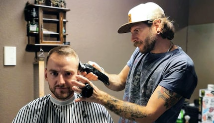 Sorin est barbier et motard