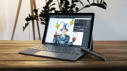 Même si son écran fait un demi-pouce de plus, la Surface Go 2 possède les mêmes dimensions que sa grande sœur.