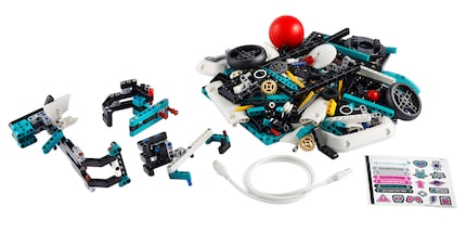 Le kit est livré avec beaucoup de nouveautés et encore plus d'accessoires. Source de l'image : LEGO