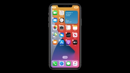 The clock in the top left of this screenshot shows the time: 09:41. This image appears in the video at exactly 9:41 minutes. Well done, Apple.