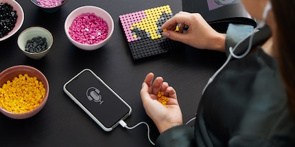 Was auf den neuen LEGO-Podcasts zu hören sein wird, ist noch unklar. Bildquelle: LEGO