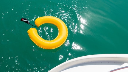 Nessuna linea. Solo il guscio è ancora collegato alla OneUP.