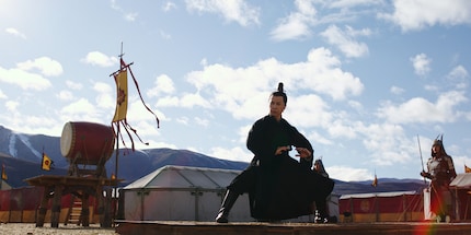 Dans un rôle secondaire: Donnie Yen. Connu grâce à « Ip Man » et « Rogue One : A Star Wars Story ». Et maître des arts martiaux.