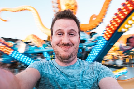 A perfectly focussed selfie on a rollercoaster. Man, did I feel like it.16mm, aperture f5, shutter speed 1/100, iso 250.