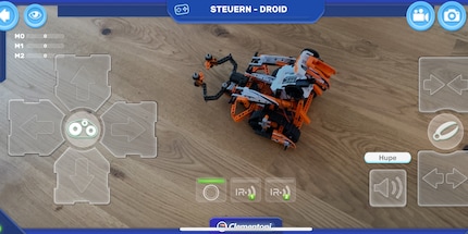 In modalità controllo, posso vedere cosa sta facendo il robot attraverso la fotocamera dello smartphone.