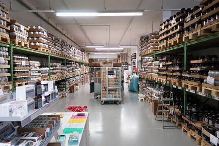 The muscles of tomorrow are already in the Sponser warehouse in Wollerau today.