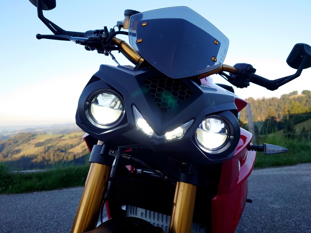 MT-10 oder Transformer? Die Front der Ribelle