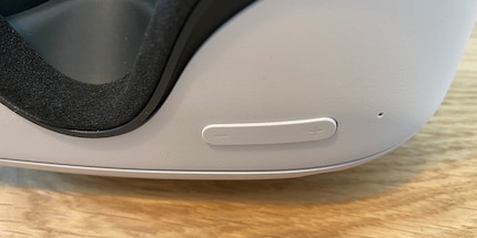 Si nécessaire, je règle le volume en utilisant les boutons directement sur le casque.