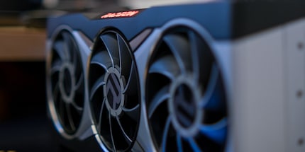La RX 6800 XT può tenere testa alla RTX 3080.
