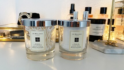 Je réutilise les beaux pots de bougie : j'ai fabriqué des récipients pour mes cotons et mes coton-tiges avec ces modèles.