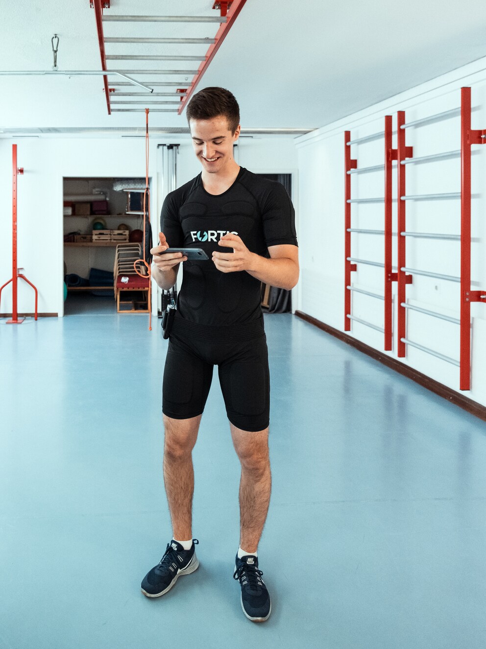 Yannick Heibei mit EMS-Suit von Fortis.