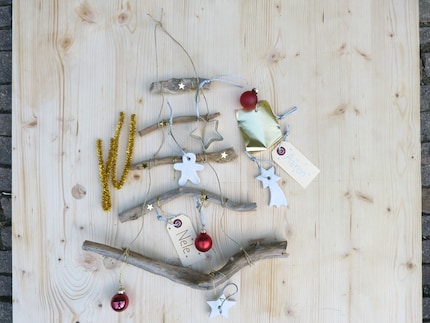 Simpel, aber effektiv: Der Hängechristbaum zum Wieder- und Wiederdekorieren