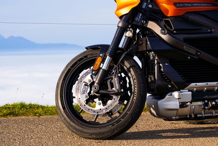 Come la LiveWire, i prototipi Pan America sono dotati di freni Brembo.
