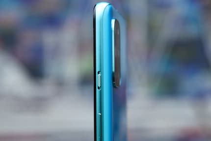 OnePlus rimane fedele all'«Alert Slider», che permette di regolare se lo smartphone squilla, vibra soltanto o rimane completamente silenzioso.