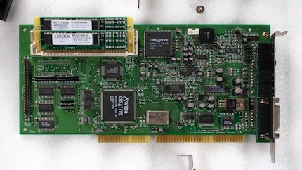 Creative Sound Blaster AWE32 PNP CT3670 de 1996.