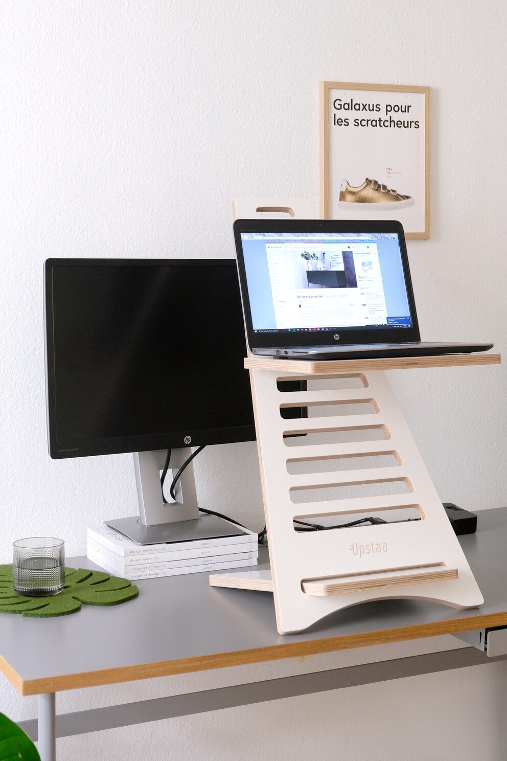 Mein 13-Zoll-Laptop passt auf die obere Ablage.